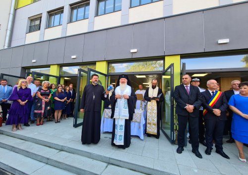 Inaugurarea unei noi clădiri a Colegiului Ortodox „Mitropolitul Nicolae Colan” Poza 267880