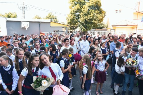 Inaugurarea unei noi clădiri a Colegiului Ortodox „Mitropolitul Nicolae Colan” Poza 267884