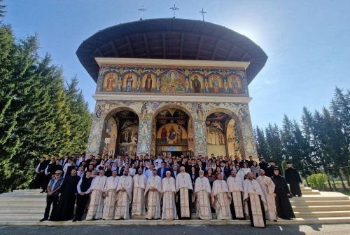 Început de an școlar la Seminarul Teologic Ortodox „Veniamin Costachi” de la Mănăstirea Neamț Poza 267858