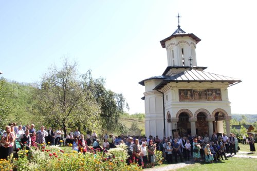 Sfinții Părinți Ioachim și Ana prăznuiți la Mănăstirea Logrești Poza 267904