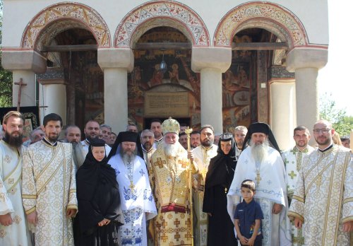 Sfinții Părinți Ioachim și Ana prăznuiți la Mănăstirea Logrești Poza 267905