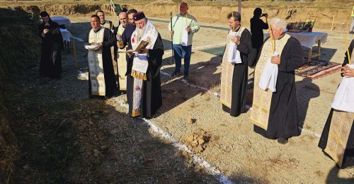 Piatră de temelie pentru o nouă biserică la Mănăstirea Tismana Poza 268039