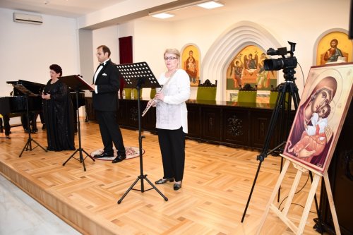 Recital de muzică clasică dedicat Maicii Domnului la Caransebeș Poza 268033