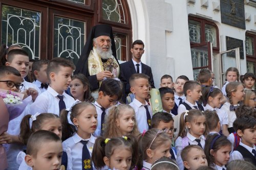 Seminariştii gălăţeni la începutul unui nou an şcolar Poza 268044