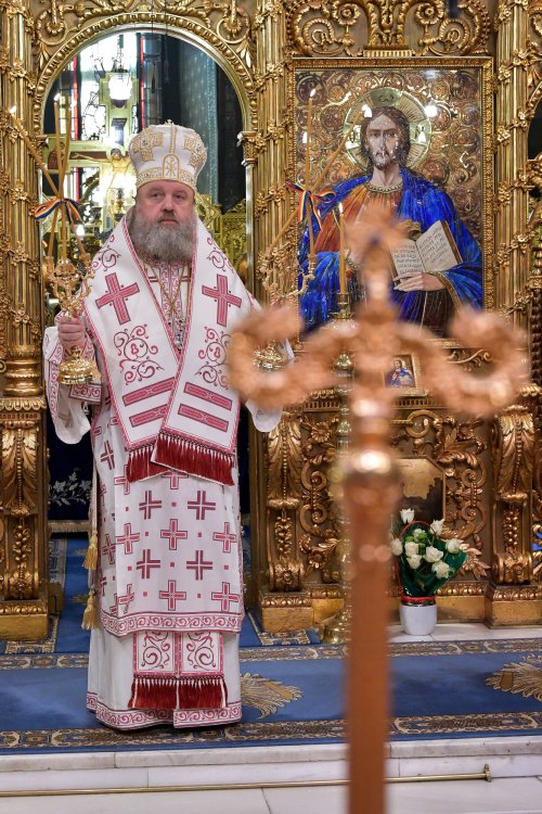 Praznicul Înălțării Sfintei Cruci la Catedrala Patriarhală Poza 268179