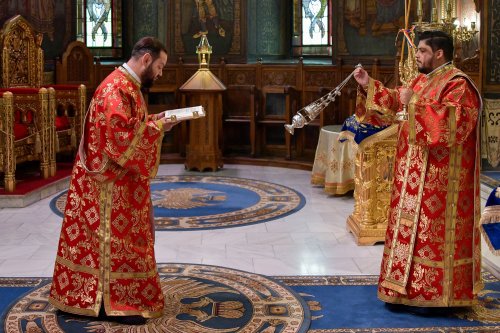 Praznicul Înălțării Sfintei Cruci la Catedrala Patriarhală Poza 268185