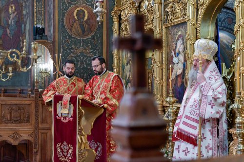 Praznicul Înălțării Sfintei Cruci la Catedrala Patriarhală Poza 268191