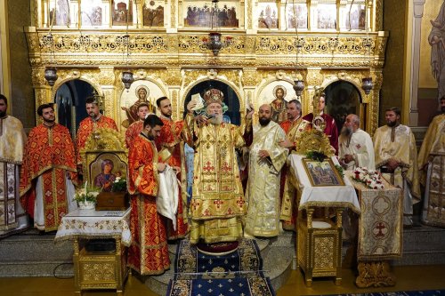 Hirotonie întru diacon la Catedrala Arhiepiscopală din Târgoviște Poza 268385