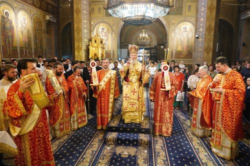 Hirotonie întru diacon la Catedrala Arhiepiscopală din Târgoviște Poza 268386