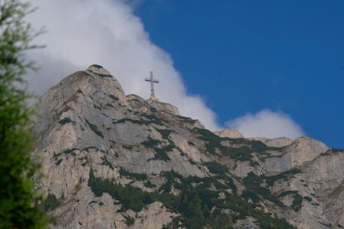 Pe munte, spre Cruce! De la poalele Caraimanului către înălțimile trăirilor Poza 268338