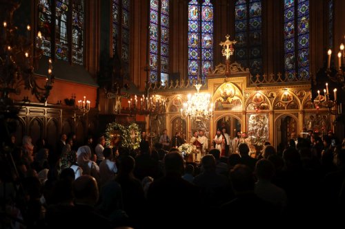 Hirotonia noului Episcop-vicar al Arhiepiscopiei Ortodoxe Române a Europei Occidentale Poza 268434