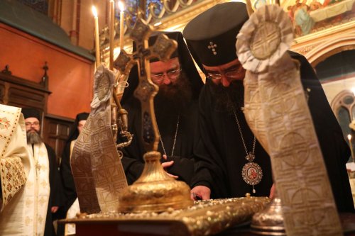 Hirotonia noului Episcop-vicar al Arhiepiscopiei Ortodoxe Române a Europei Occidentale Poza 268448