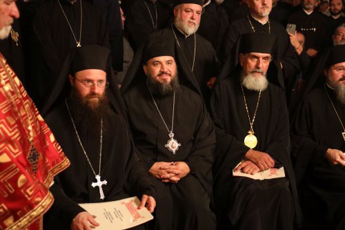 Hirotonia noului Episcop-vicar al Arhiepiscopiei Ortodoxe Române a Europei Occidentale Poza 268451