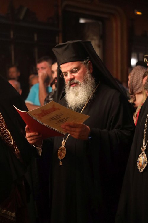 Hirotonia noului Episcop-vicar al Arhiepiscopiei Ortodoxe Române a Europei Occidentale Poza 268456
