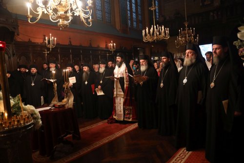 Hirotonia noului Episcop-vicar al Arhiepiscopiei Ortodoxe Române a Europei Occidentale Poza 268457