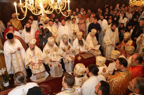 Hirotonia noului Episcop-vicar al Arhiepiscopiei Ortodoxe Române a Europei Occidentale Poza 268469
