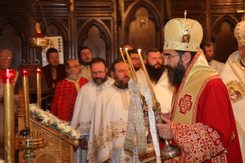 Hirotonia noului Episcop-vicar al Arhiepiscopiei Ortodoxe Române a Europei Occidentale Poza 268473