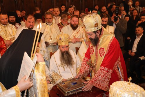 Hirotonia noului Episcop-vicar al Arhiepiscopiei Ortodoxe Române a Europei Occidentale Poza 268481