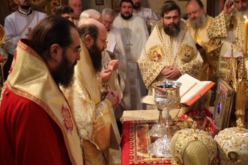 Hirotonia noului Episcop-vicar al Arhiepiscopiei Ortodoxe Române a Europei Occidentale Poza 268482