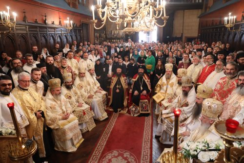 Hirotonia noului Episcop-vicar al Arhiepiscopiei Ortodoxe Române a Europei Occidentale Poza 268483