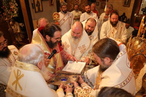 Hirotonia noului Episcop-vicar al Arhiepiscopiei Ortodoxe Române a Europei Occidentale Poza 268490