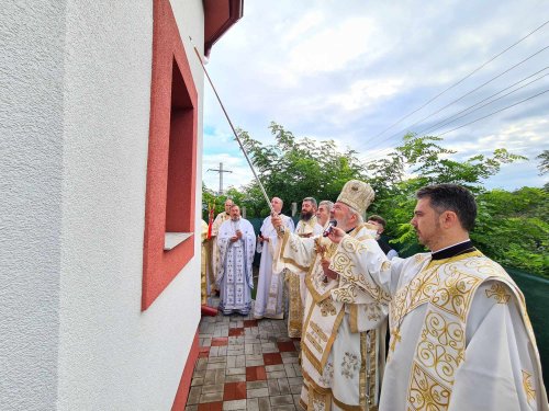 Biserica „Nașterea Maicii Domnului” din Corușu, judeţul Cluj, a fost resfinţită Poza 268578