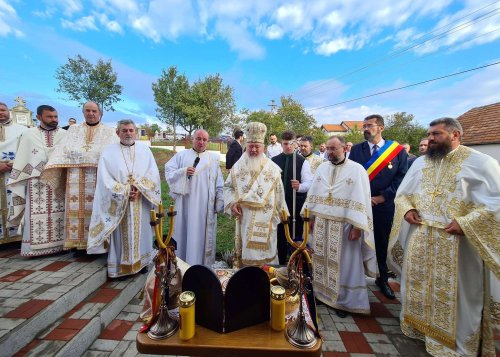 Biserica „Nașterea Maicii Domnului” din Corușu, judeţul Cluj, a fost resfinţită Poza 268580