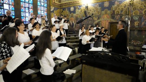 Corul Catedralei  din Sibiu a concertat  în cadrul Festivalului „Ars Sacra” Poza 268570