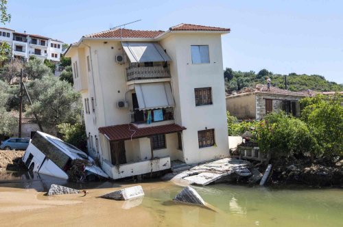 Urmările catastrofale ale furtunii Daniel Poza 268538