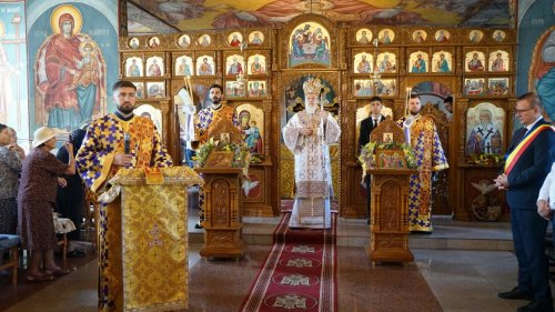 Vizită arhierească și întâlnire cu elevii seminariști în Episcopia Sloboziei și Călărașilor Poza 268575