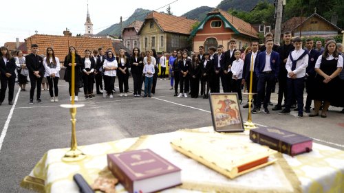 Binecuvântare arhierească pentru elevii seminariști din Brașov Poza 268692