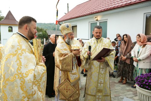 Biserica din satul Mesteacănu, târnosită de Arhiepiscopul Buzăului şi Vrancei Poza 268703