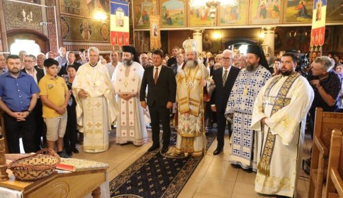 Episcopul Daciei Felix la o biserică din Arad Poza 268709