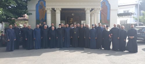 Ședință administrativă a preoților parohi din Protoieria Sector 2 Poza 268715