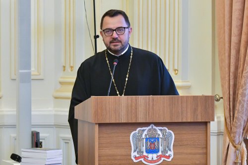 Simpozion de Drept bisericesc la Palatul Patriarhiei Poza 268878