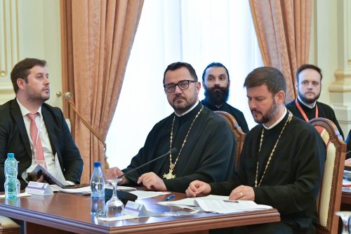 Simpozion de Drept bisericesc la Palatul Patriarhiei Poza 268881