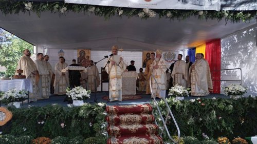 Tradiţie şi continuitate: 100 de ani de la înființarea Seminarului Teologic Liceal Ortodox „Sfântul Ioan Iacob” din Dorohoi Poza 269186