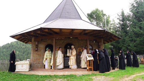 Binecuvântare pentru obştea Mănăstirii Măgura‑Jina, judeţul Sibiu Poza 269358