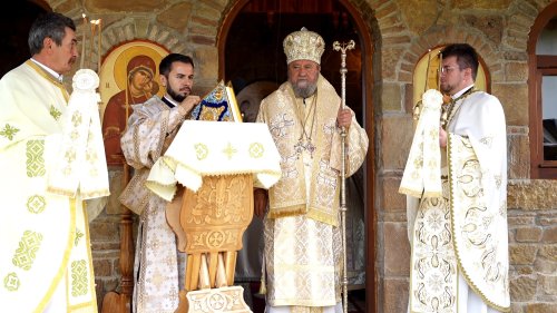 Binecuvântare pentru obştea Mănăstirii Măgura‑Jina, judeţul Sibiu Poza 269361