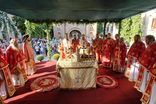 Înnoire și binecuvântare la sărbătoarea ctitorului sfânt al Mănăstirii Antim Poza 269730