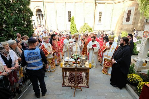 Înnoire și binecuvântare la sărbătoarea ctitorului sfânt al Mănăstirii Antim Poza 269773