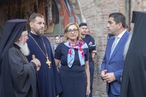 Președintele Parlamentului Georgiei în vizită la Mănăstirea Antim din București  Poza 269627