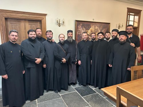 Grupul psaltic „Tronos” la sărbătoarea Mănăstirii Vatoped Poza 269926