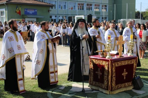 Hramul Liceului Teologic „Sfântul Ierarh Antim Ivireanul” din Timișoara Poza 269870
