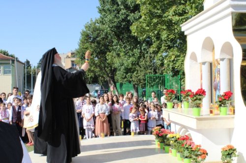 Hramul Liceului Teologic „Sfântul Ierarh Antim Ivireanul” din Timișoara Poza 269871