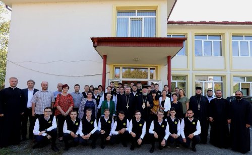 Vizită arhierească la Seminarul Teologic Liceal Ortodox din Baia Mare Poza 269975