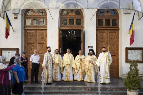 Bucuria prezenței Sfântului Gheorghe într-o parohie bucureșteană Poza 270191
