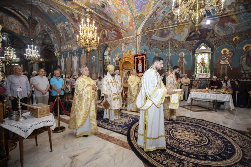Bucuria prezenței Sfântului Gheorghe într-o parohie bucureșteană Poza 270200