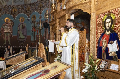 Bucuria prezenței Sfântului Gheorghe într-o parohie bucureșteană Poza 270212