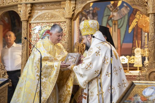 Bucuria prezenței Sfântului Gheorghe într-o parohie bucureșteană Poza 270249